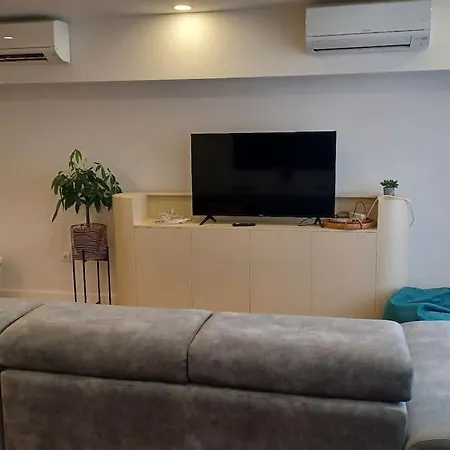 Apartment A H - Downtown