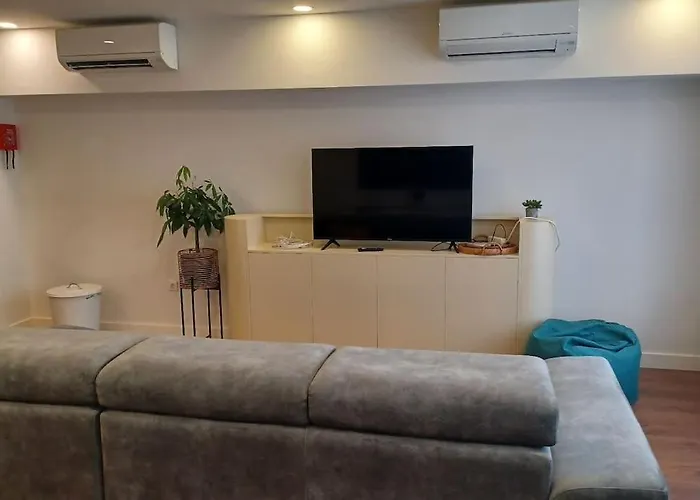 Apartment A H - Downtown